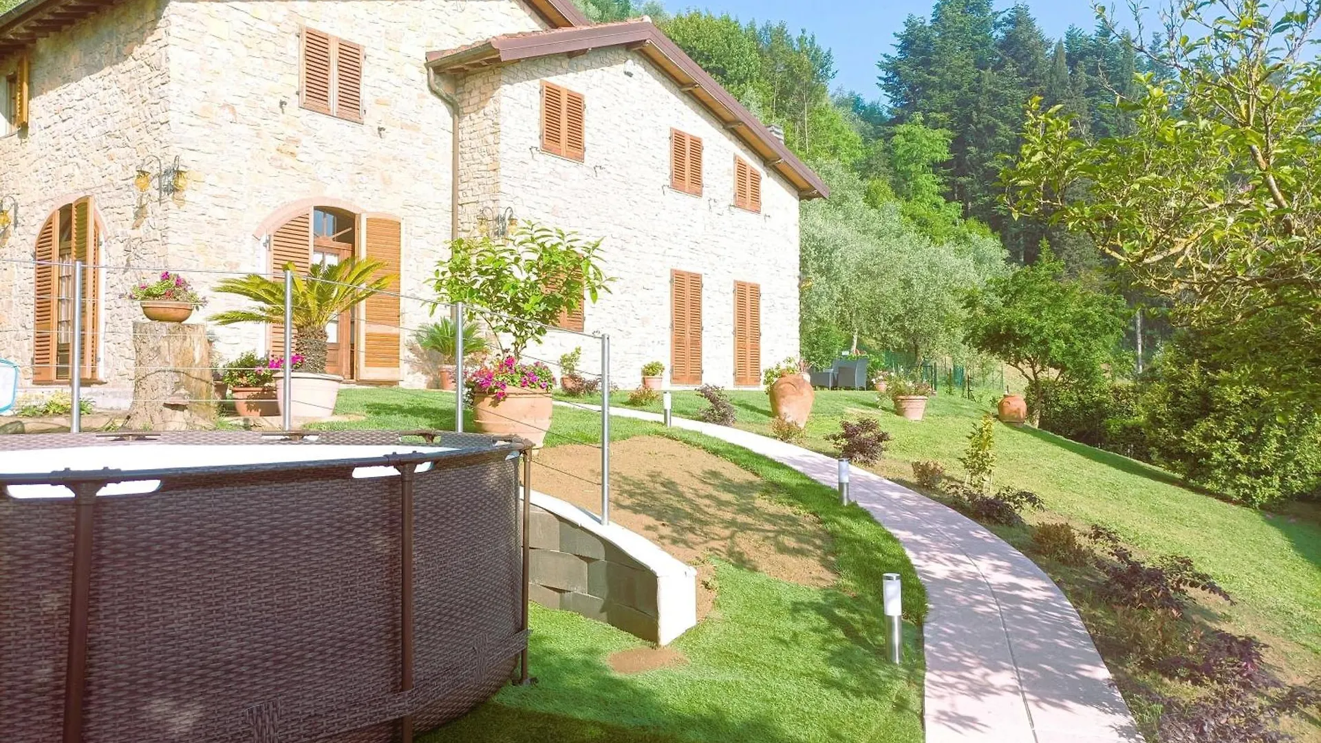 Villa Camelia Tuscany Pescia 0*,  Italien
