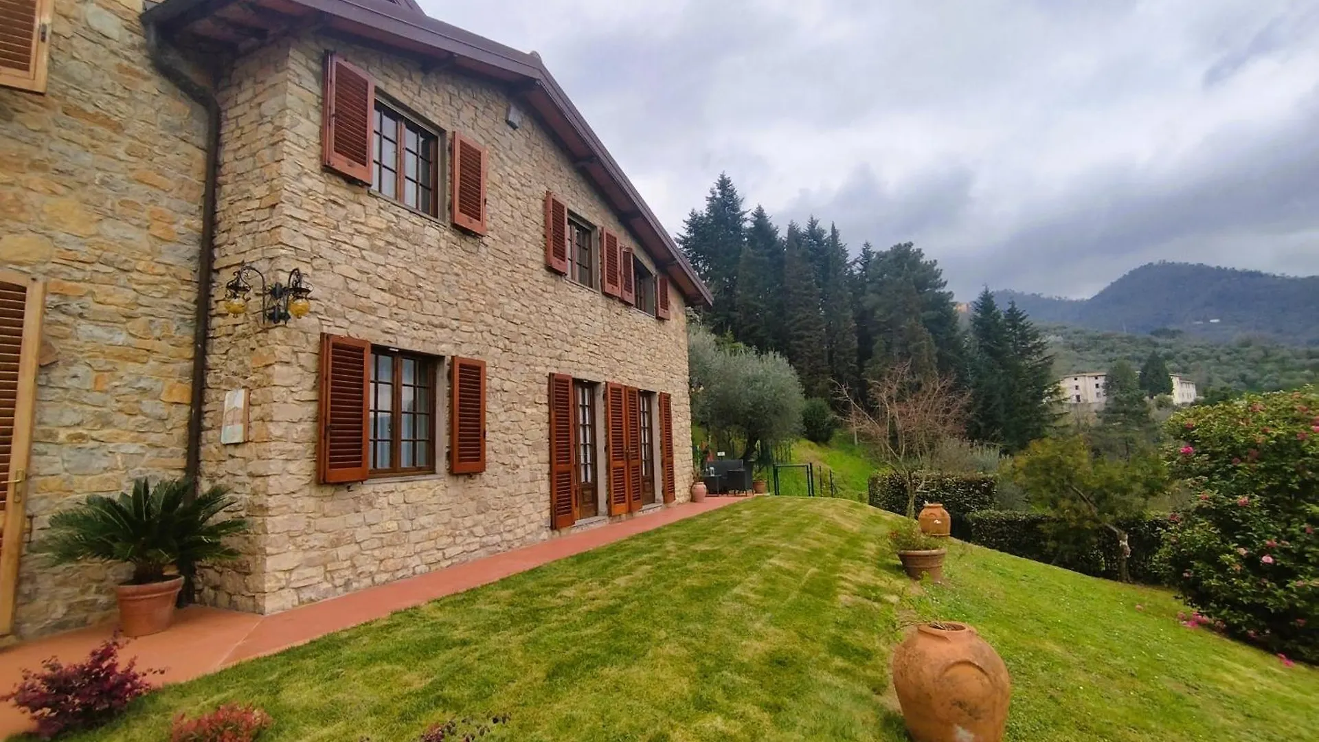Villa Camelia Tuscany Pescia